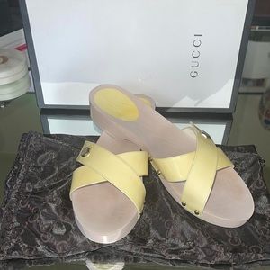 Gucci Cream patent leather sandals